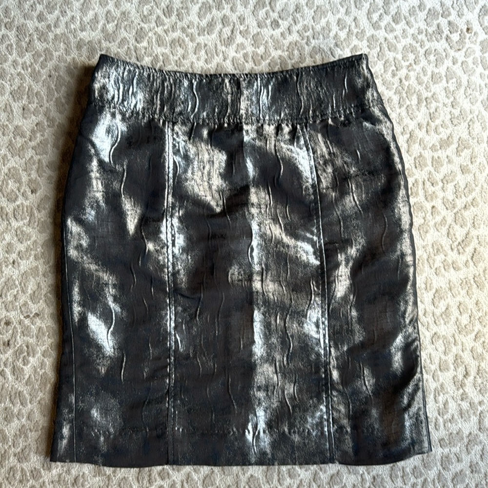 Etcetera Silver Metallic Pencil Skirt, size 6.